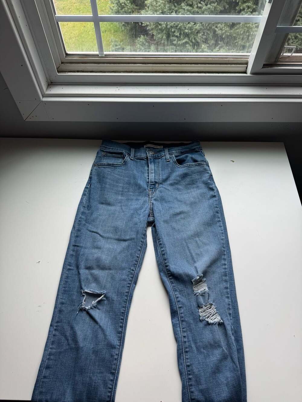 Levi's 724 High Rise Straight Crop Size 28 Jeans